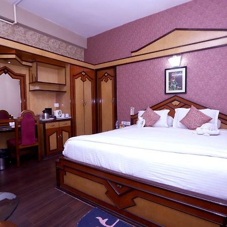 Hotel Radhika Regency Rourkela Экстерьер фото