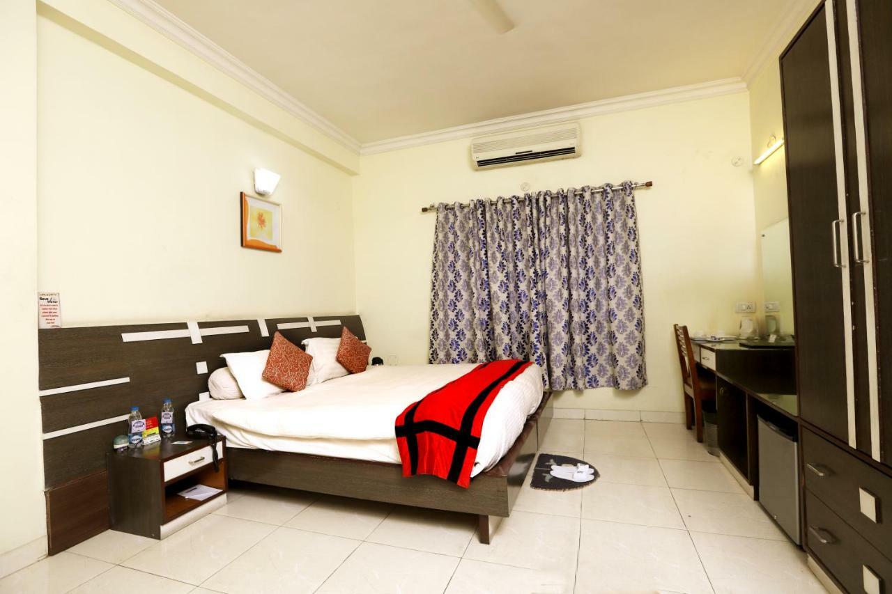 Hotel Radhika Regency Rourkela Экстерьер фото