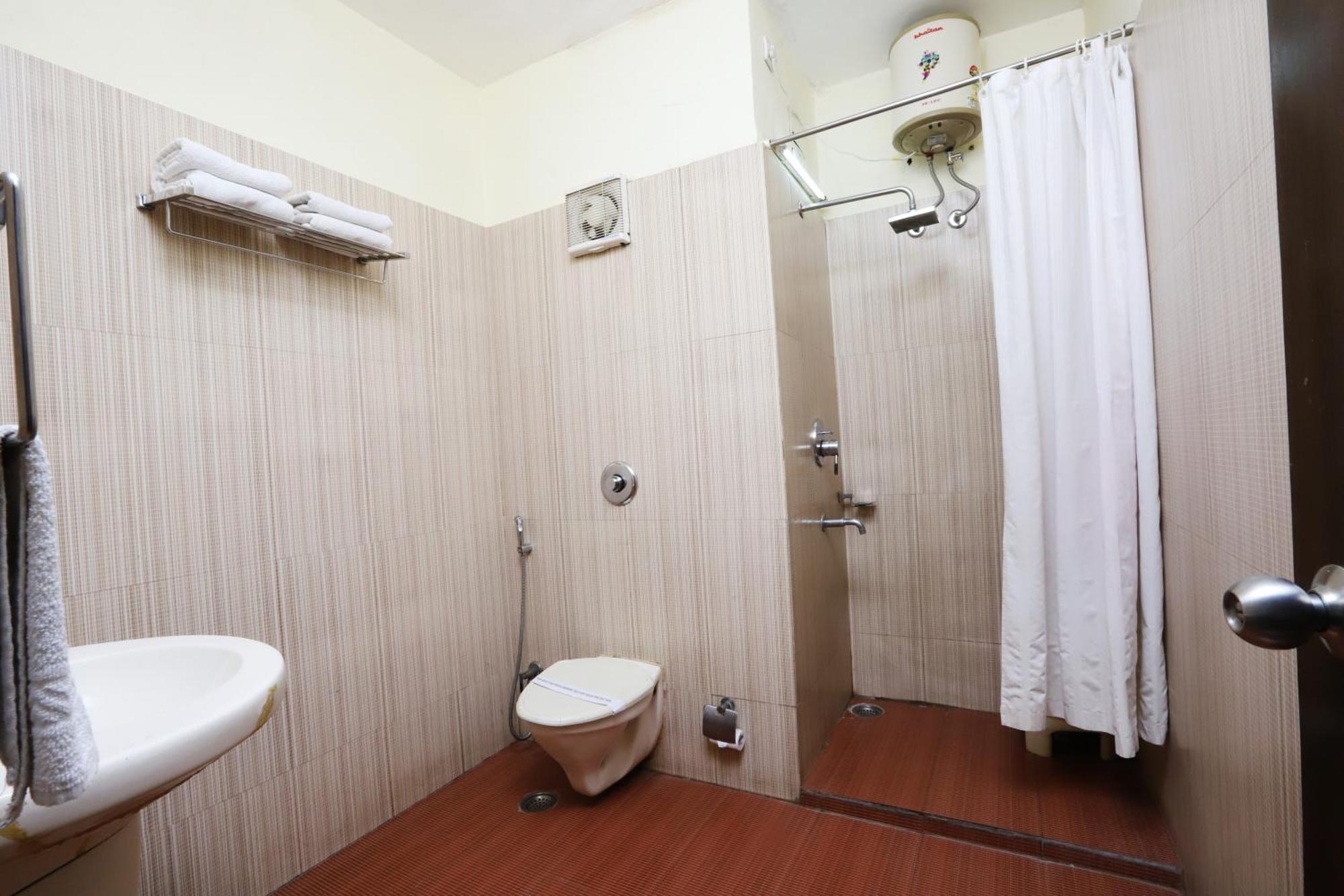 Hotel Radhika Regency Rourkela Экстерьер фото