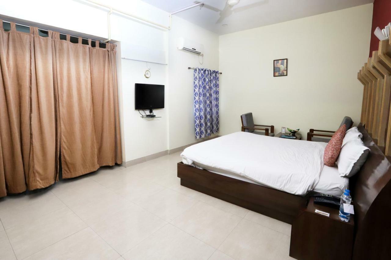 Hotel Radhika Regency Rourkela Экстерьер фото