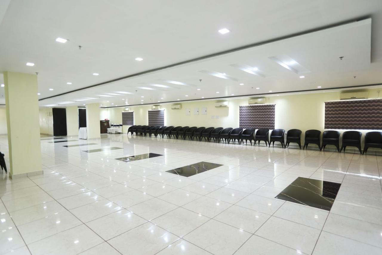 Hotel Radhika Regency Rourkela Экстерьер фото