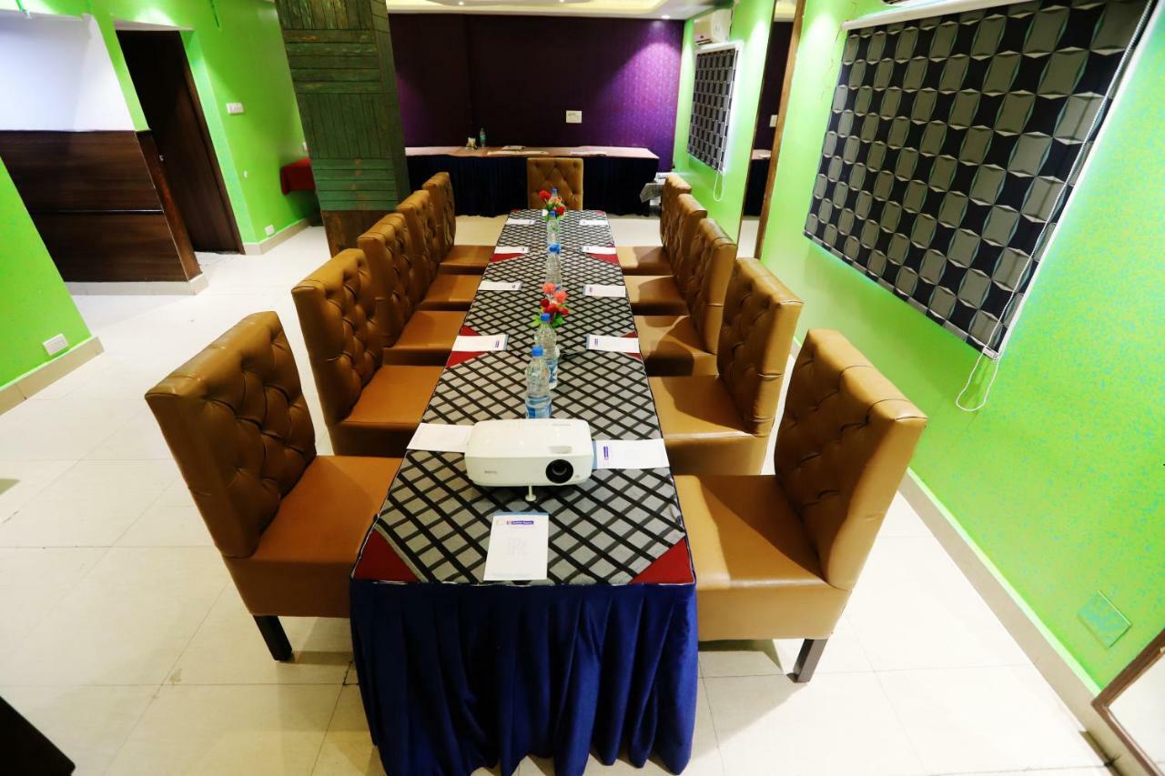 Hotel Radhika Regency Rourkela Экстерьер фото